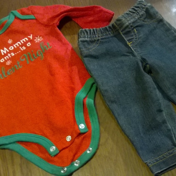 Carter’s All Mommy Wants Is A Silent Night Set - Picture 1 of 7